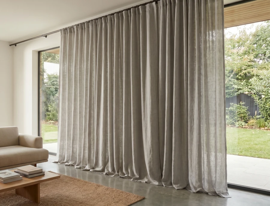 tienda de cortinas a medida con instalación incluida en Málaga y toda la Costa del Sol